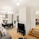 Tivoli 1- Lovely 2-bdr Near Tivoli Апартаменты *