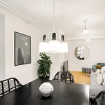 Апартаменты Tivoli 1- Lovely 2-bdr Near Tivoli