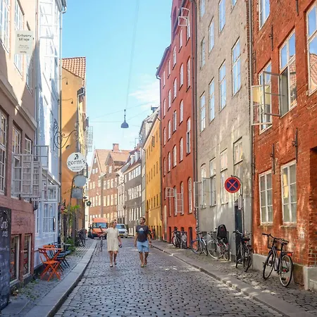 Tivoli 1- Lovely 2-bdr Near Tivoli Copenhagen