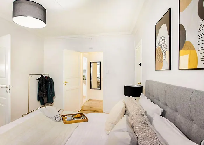 Tivoli 1- Lovely 2-bdr Near Tivoli * Copenhagen