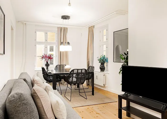 Tivoli 1- Lovely 2-bdr Near Tivoli Apartment