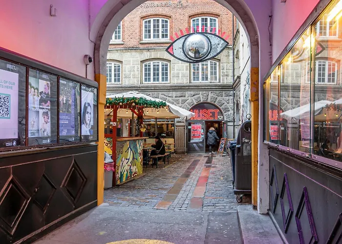 Tivoli 1- Lovely 2-bdr Near Tivoli Apartment *